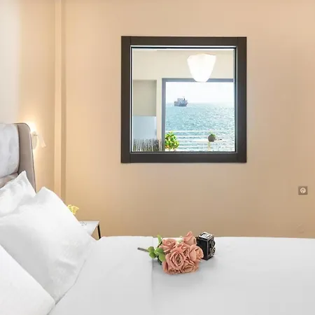 Iconic Salonica Seafront Appartement