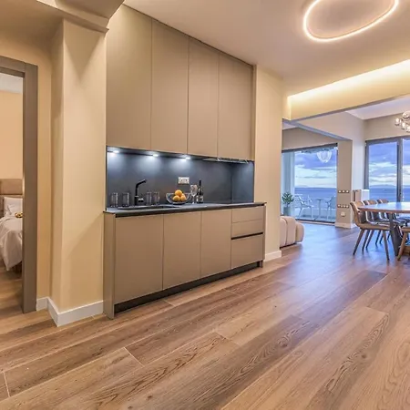 Iconic Salonica Seafront Appartement *
